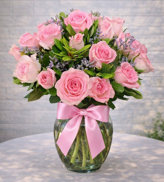 Arreglo de rosas rosas en florero premium, perfecto para sorprender hoy con envío de flores a domicilio en Monterrey | Pink Rose