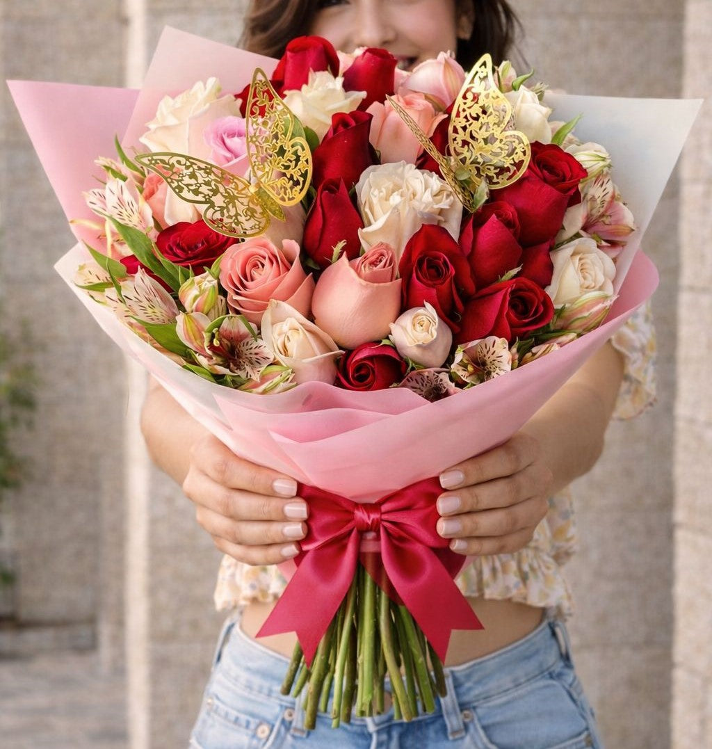 Ramo de rosas rojas y pastel en diseño premium, perfecto para sorprender hoy con flores a domicilio en Monterrey | Pink Rose