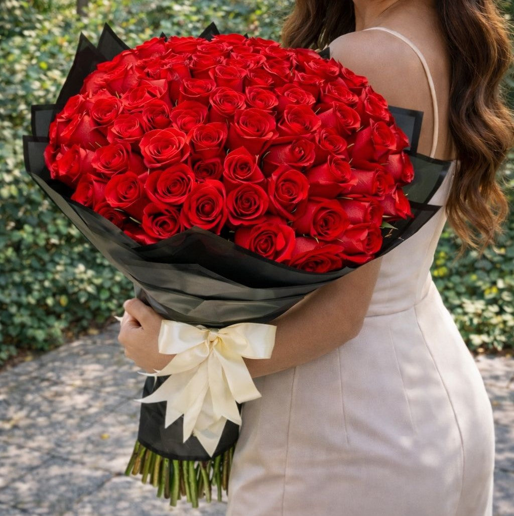 Impresionante ramo de rosas rojas buchon,  perfecto para enamorar hoy con envío de flores a domicilio en Monterrey | Pink Rose